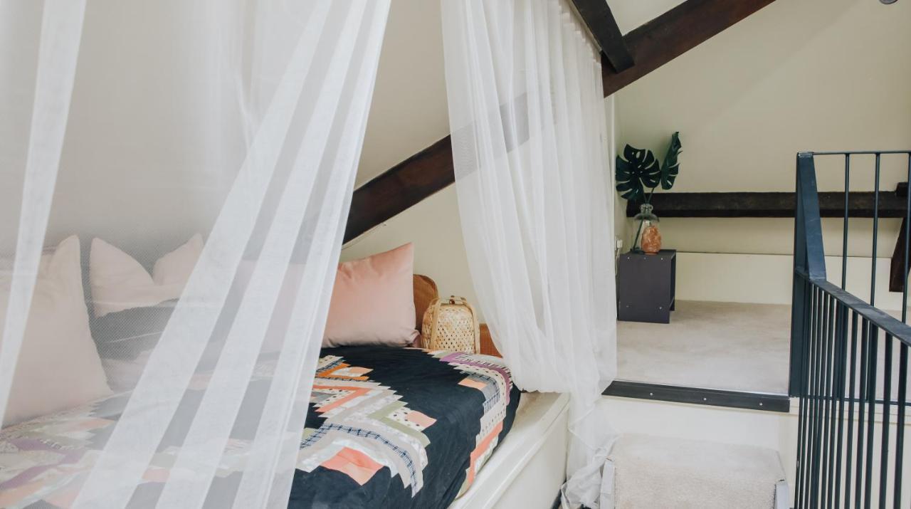 The Loft At 82 Cathedral With Parking Апартаменты *